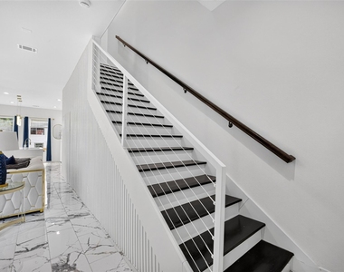 2208 Bleker Street - Photo Thumbnail 14