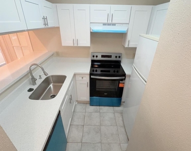 7900 Bissonnet Street - Photo Thumbnail 2