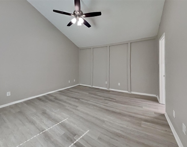 12015 Osage Park Drive - Photo Thumbnail 7