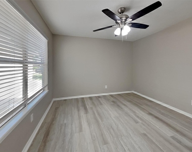 12015 Osage Park Drive - Photo Thumbnail 12