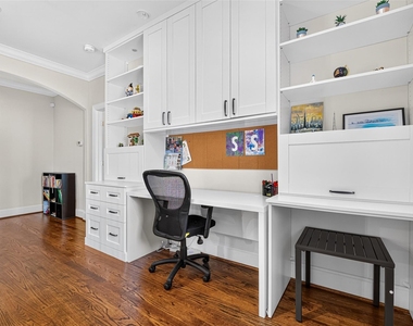 1042 W 15th 1/2 Street - Photo Thumbnail 27