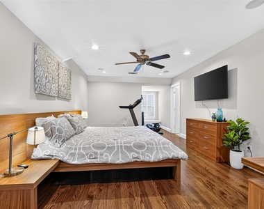 1042 W 15th 1/2 Street - Photo Thumbnail 38