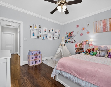 1042 W 15th 1/2 Street - Photo Thumbnail 35
