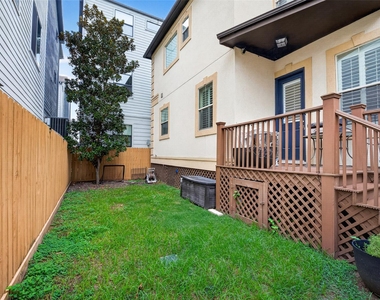 1042 W 15th 1/2 Street - Photo Thumbnail 48