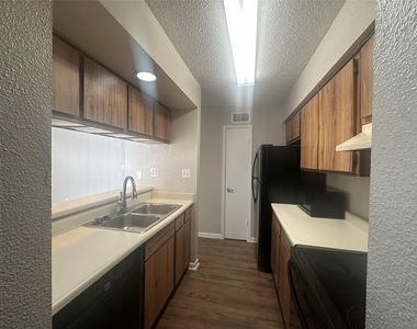 250 El Dorado Boulevard - Photo Thumbnail 2