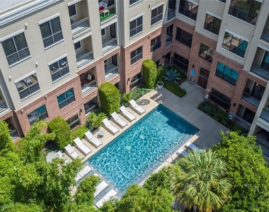 2700 Brazos Street - Photo Thumbnail 11