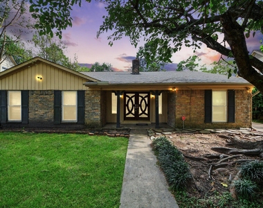 9607 Crail Drive - Photo Thumbnail 4