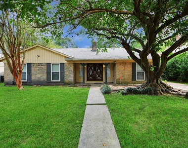 9607 Crail Drive - Photo Thumbnail 3