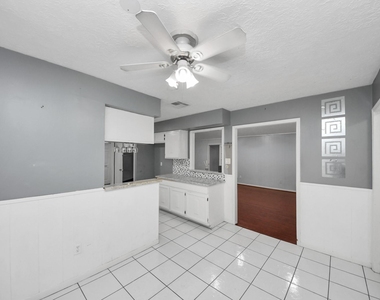 9607 Crail Drive - Photo Thumbnail 25
