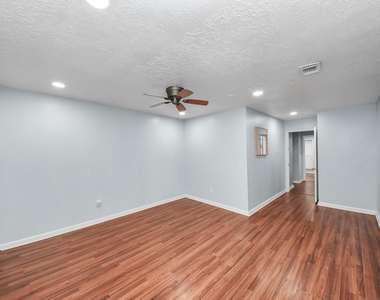 9607 Crail Drive - Photo Thumbnail 42