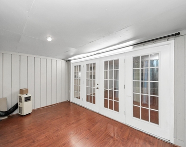 9607 Crail Drive - Photo Thumbnail 31
