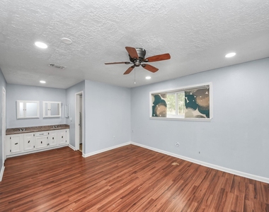 9607 Crail Drive - Photo Thumbnail 44