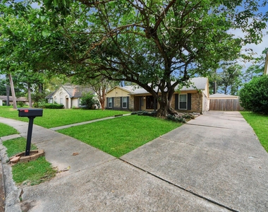 9607 Crail Drive - Photo Thumbnail 2