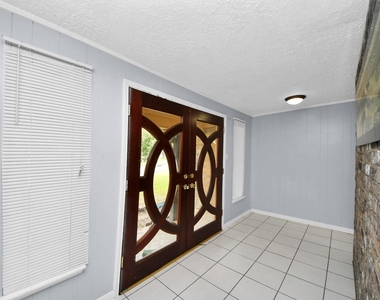 9607 Crail Drive - Photo Thumbnail 10