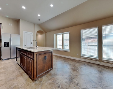 27407 Tracy Ridge Court - Photo Thumbnail 4