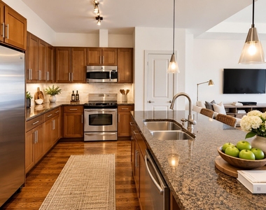 1400 Mckinney Street - Photo Thumbnail 3
