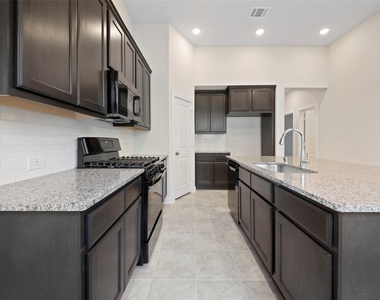 820 Sendero Trail - Photo Thumbnail 13