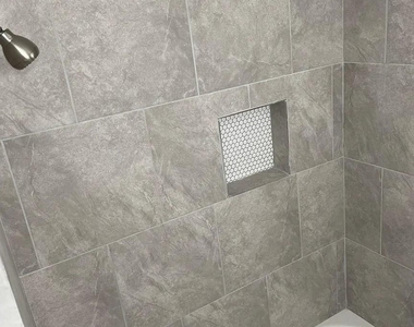 1423 W 10th Street - Photo Thumbnail 8