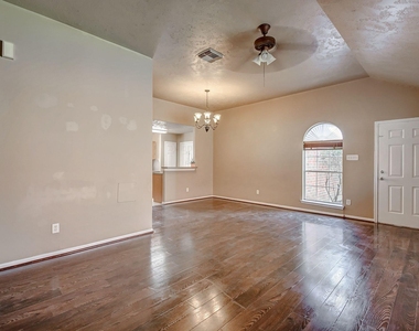 3906 Portman Glen Lane - Photo Thumbnail 6