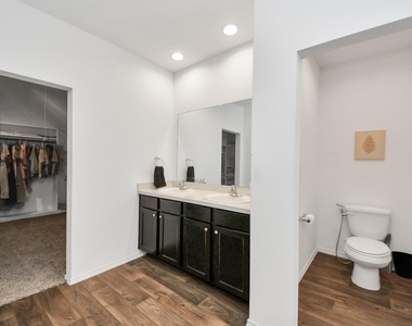 5322 Shady Olive Street - Photo Thumbnail 26