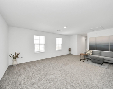 5322 Shady Olive Street - Photo Thumbnail 9