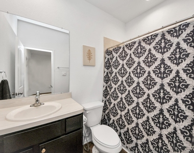 5322 Shady Olive Street - Photo Thumbnail 13
