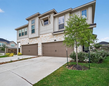 5607 Foggy Vine Court - Photo Thumbnail 2