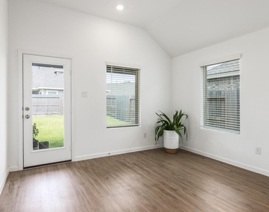 5127 Blessing Drive - Photo Thumbnail 11