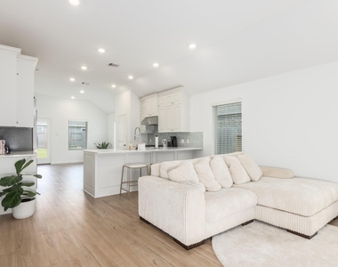 5127 Blessing Drive - Photo Thumbnail 6