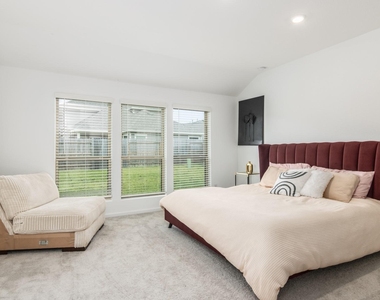 5127 Blessing Drive - Photo Thumbnail 12