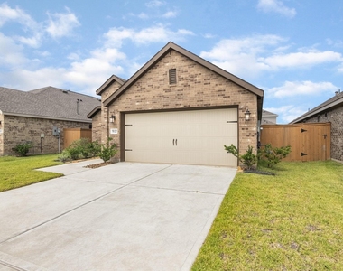 5127 Blessing Drive - Photo Thumbnail 2
