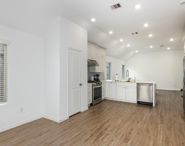 5127 Blessing Drive - Photo Thumbnail 7