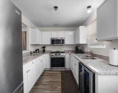 15027 Sunset Creek Drive - Photo Thumbnail 11