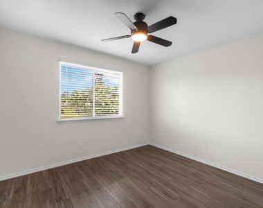 15027 Sunset Creek Drive - Photo Thumbnail 19