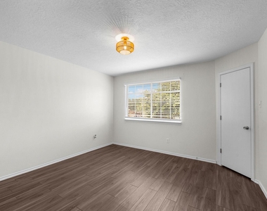 15027 Sunset Creek Drive - Photo Thumbnail 20