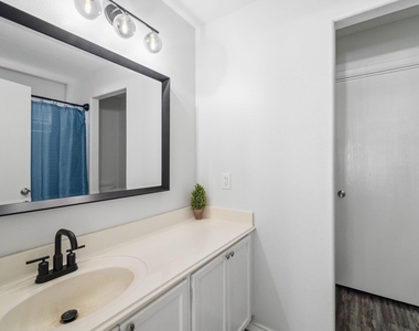 15027 Sunset Creek Drive - Photo Thumbnail 13