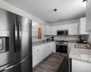 15027 Sunset Creek Drive - Photo Thumbnail 10