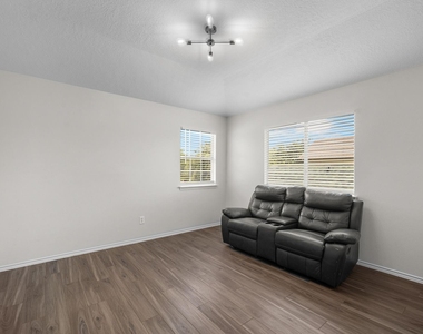 15027 Sunset Creek Drive - Photo Thumbnail 15