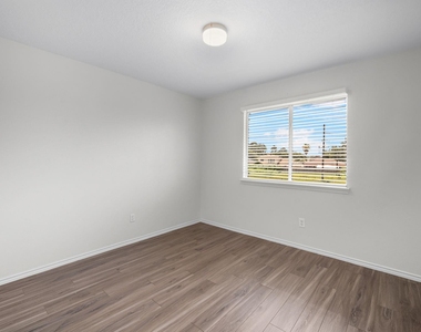 15027 Sunset Creek Drive - Photo Thumbnail 16