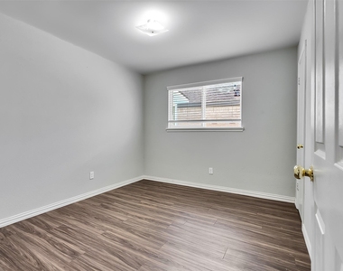 4411 Yupon Ridge Drive - Photo Thumbnail 18