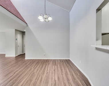 4411 Yupon Ridge Drive - Photo Thumbnail 9