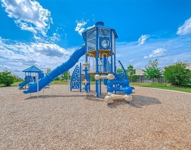 23131 Spruce Summit Trail - Photo Thumbnail 17