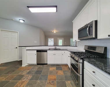 18214 Arbormont Drive - Photo Thumbnail 8