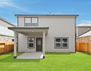 8018 Heroes Hall Drive - Photo Thumbnail 3