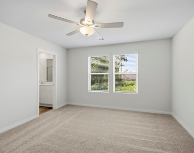 8018 Heroes Hall Drive - Photo Thumbnail 10