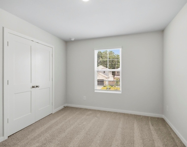 8018 Heroes Hall Drive - Photo Thumbnail 16