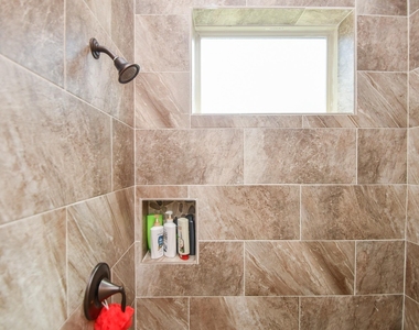 1126 W 16th Street - Photo Thumbnail 26