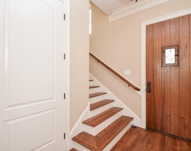 1126 W 16th Street - Photo Thumbnail 27