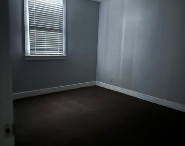 800 Travis Street - Photo Thumbnail 3