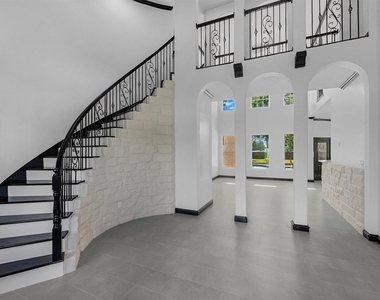 21703 Spur Circle Lane - Photo Thumbnail 4